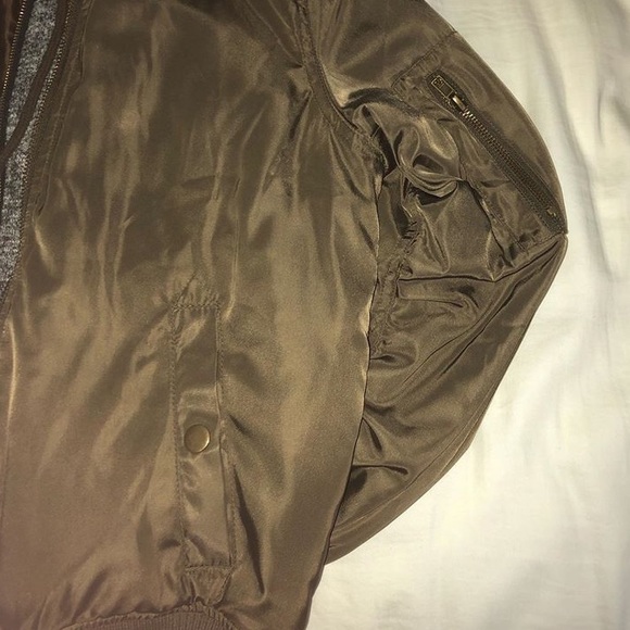 NWOT OLIVE BOMBER JACKET WITH HOOD - Picture 5 of 8